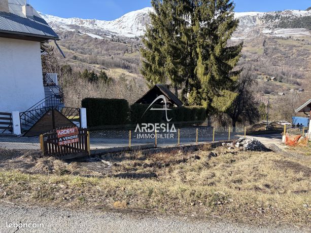 Terrain 180 m² Saint-Pancrace
