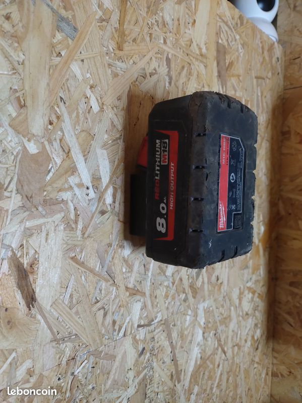 Support Batterie Milwaukee M18