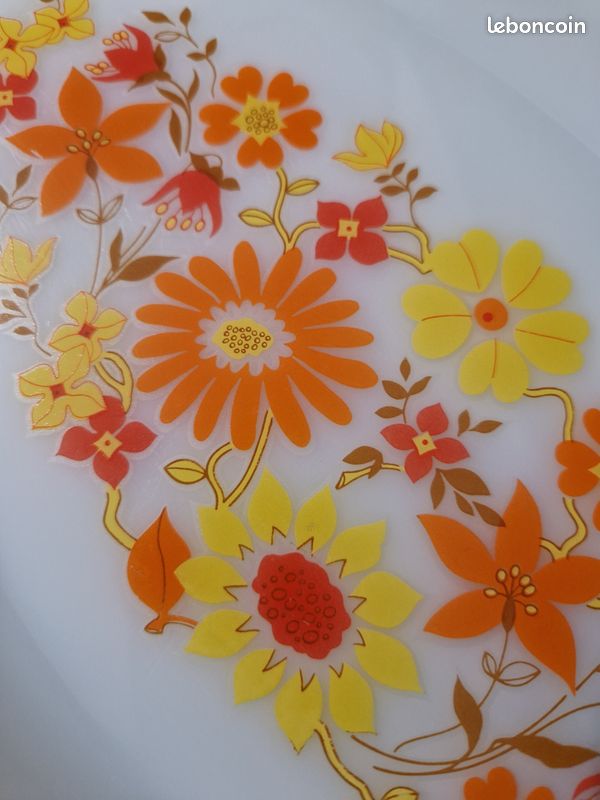 Plat ovale en faïence de Gien motif fleur de cerisier années 1970 - Arts de la table