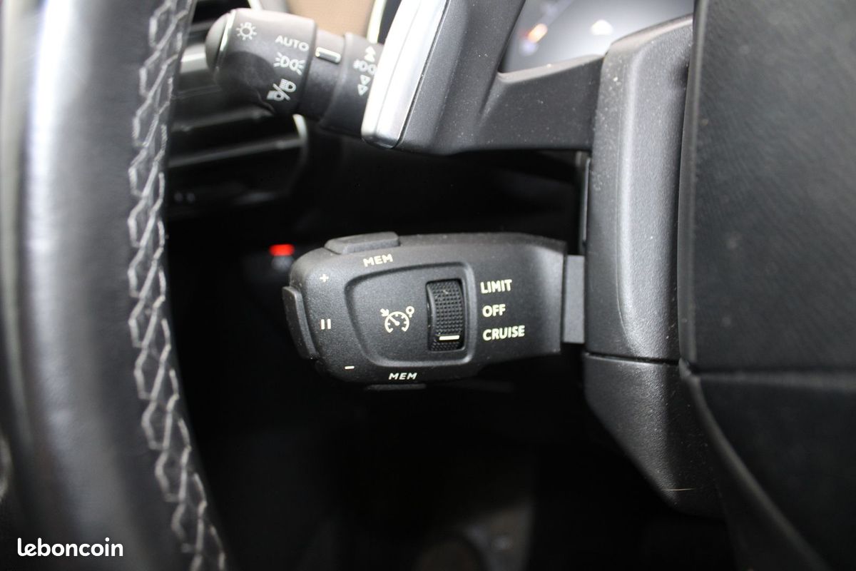 Ds DS 7 CROSSBACK II BASTILLE HDI 130 CV GPS 3D CAMÉRA USB JA 19 I-COKPIT FULL LED BOITE AUTO EAT-8 (image 12)