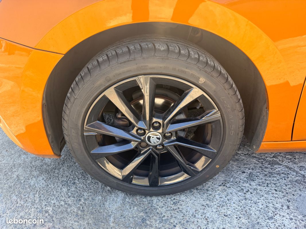 SKODA FABIA 1.0 TSI 95 CH SPORT EDITION + CAMERA DE RECUL + CARPLAy (image 30)