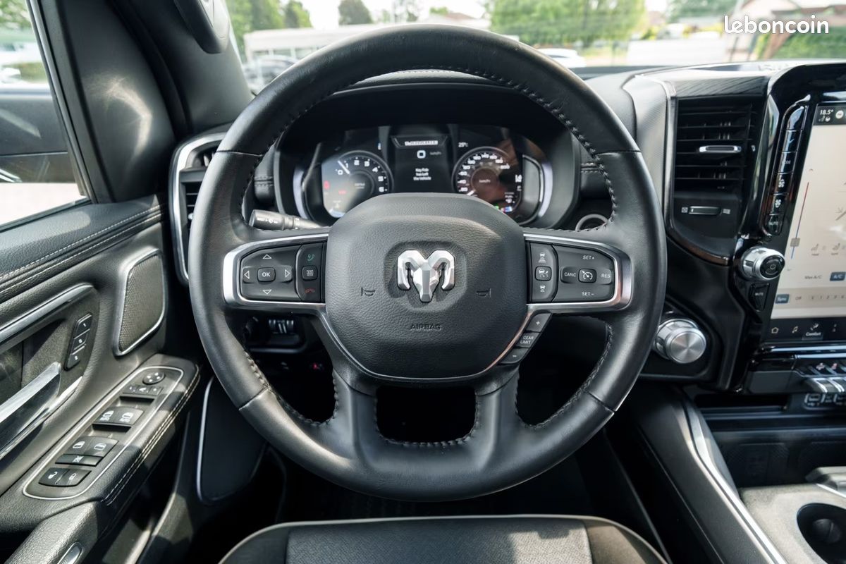 Dodge RAM 1500 Laramie eTorque GPL 5.7 V8 HEMI 401 ch 4x4 – Harman Kardon – Pano – 360° (image 30)