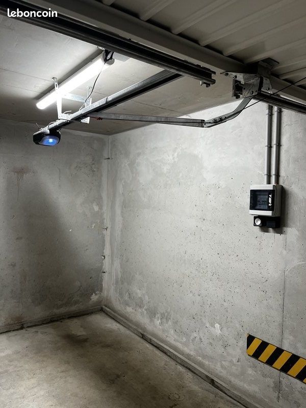 Parking 12 m² · à Marseille · 12 m² · 150 €/mois