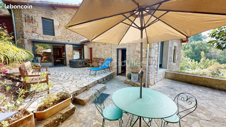 Maison 7 pièces 198 m²
