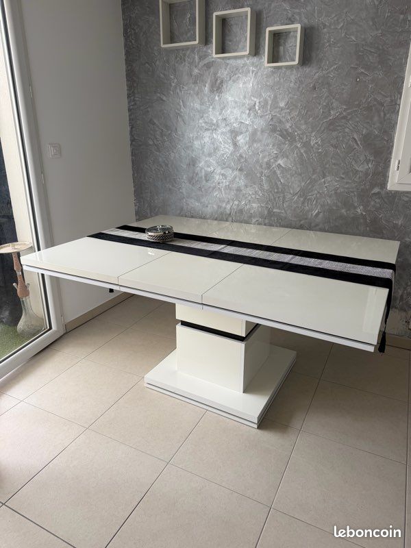 Table à manger (image 1)
