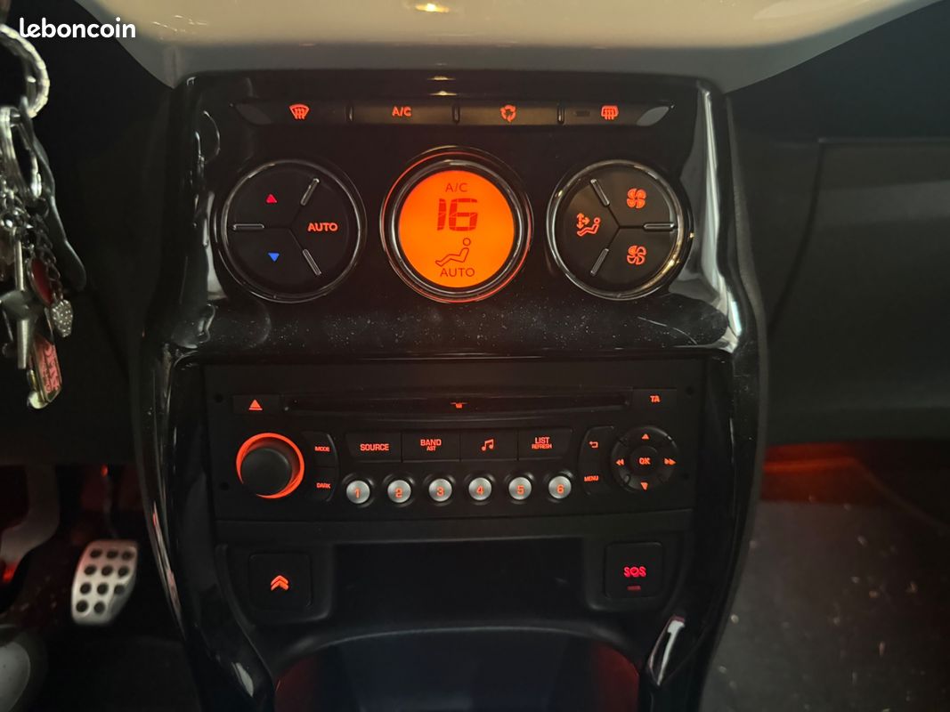 CITROEN DS3 e-HDi 115 Airdream Sport Chic *DISTRIBUTION CHANGEE*ENTRETIEN A JOUR (image 20)