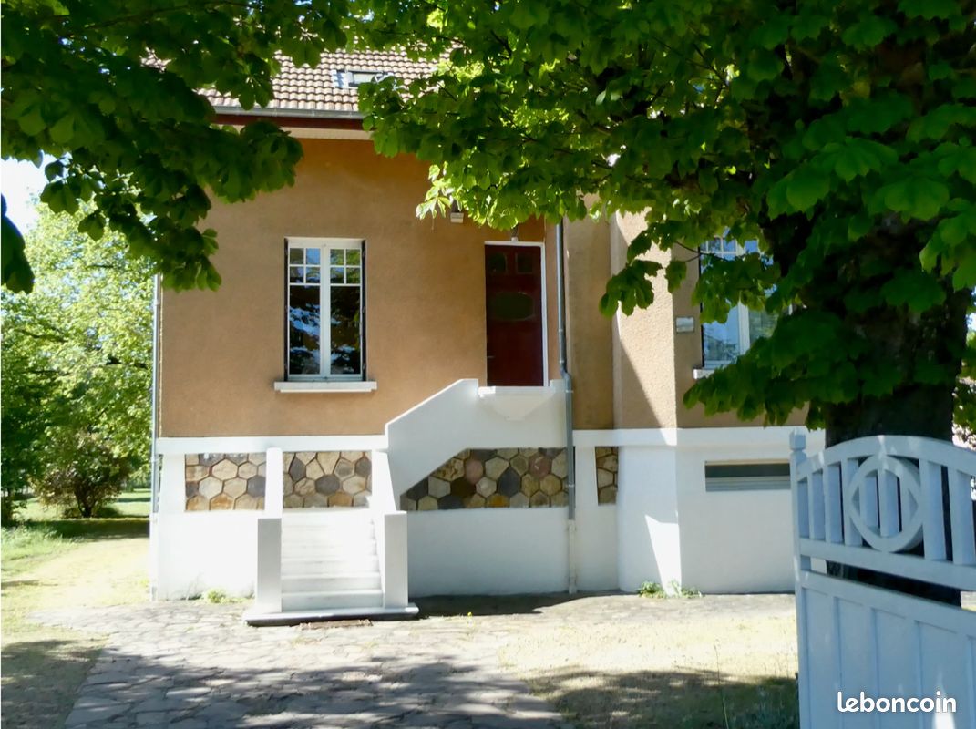 Maison 7 pièces 210 m² · à Billom · 210 m² · 345 000 €