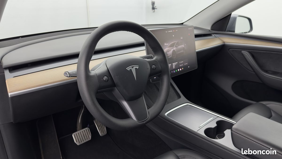 TESLA MODEL Y Grande Autonomie Dual Motor AWD (image 12)