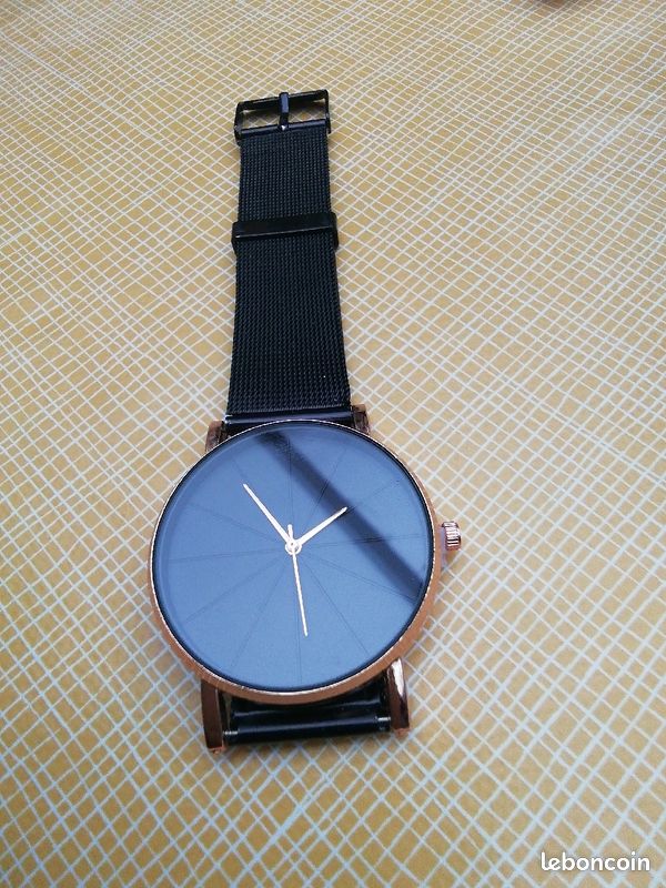 Montre plate et classe (image 1)