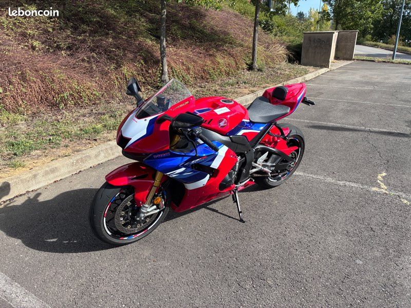 Honda 1000 CBR RR SP (image 1)