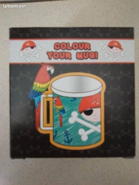Tasse en plastique pirate a colorier (image 1)
