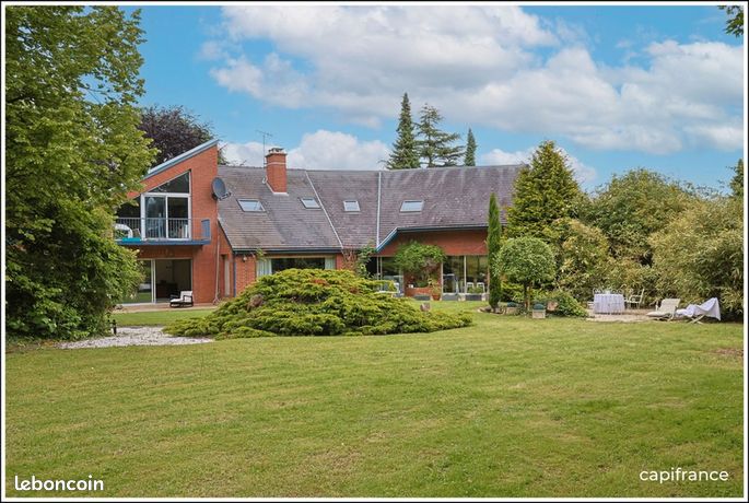 Maison 10 pièces 319 m²