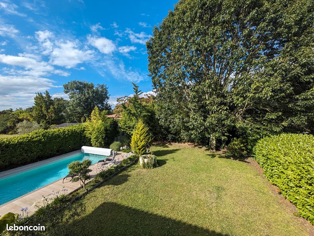 Maison 8 pièces 205 m² · à Pessac · 205 m² · 783 000 €