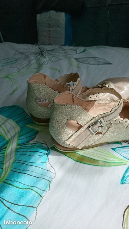 Chaussures femme ou enfant (image 8)