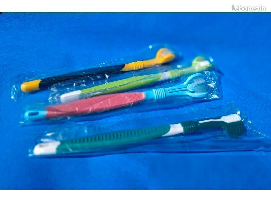 MESCHIENS - Brosse 3 faces pour animaux - Neuf O_251 (image 2)