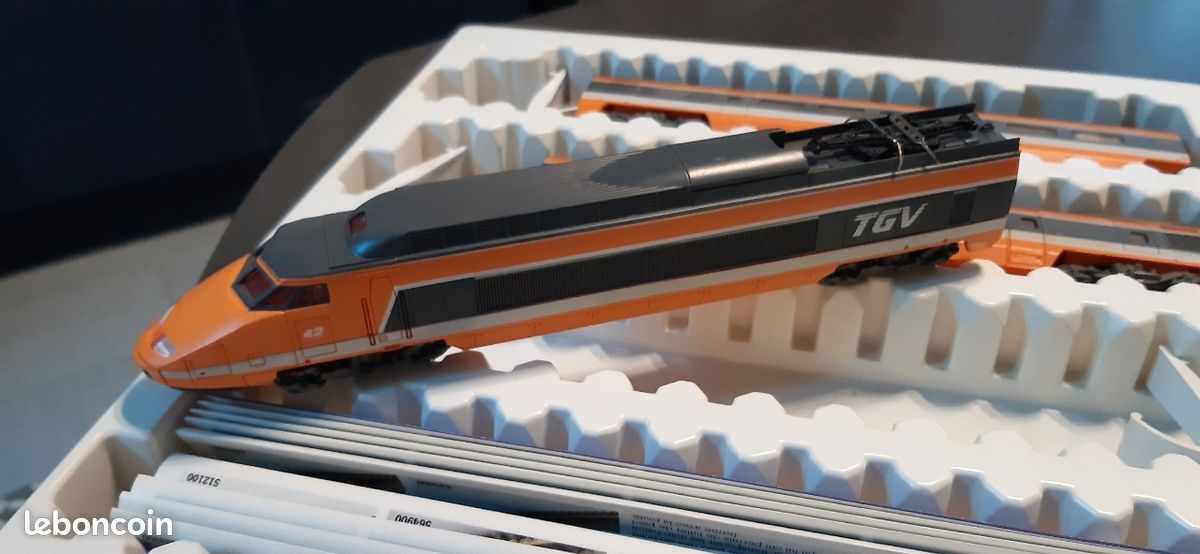 High speed train set TGV Sud-Est, Jouef, H0 Scale (1:87