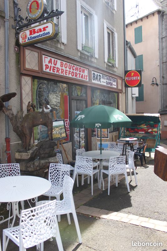 Maison 8 pièces 130 m² · à Pierrefort · 130 m² · 69 900 €