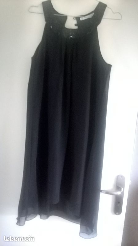 Robe noire (image 1)
