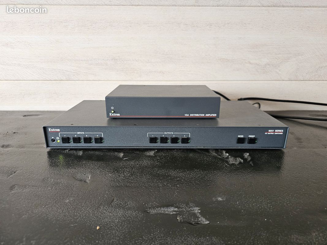 Distributeur amplificateur VGA à quatre sorties Extron (image 1)
