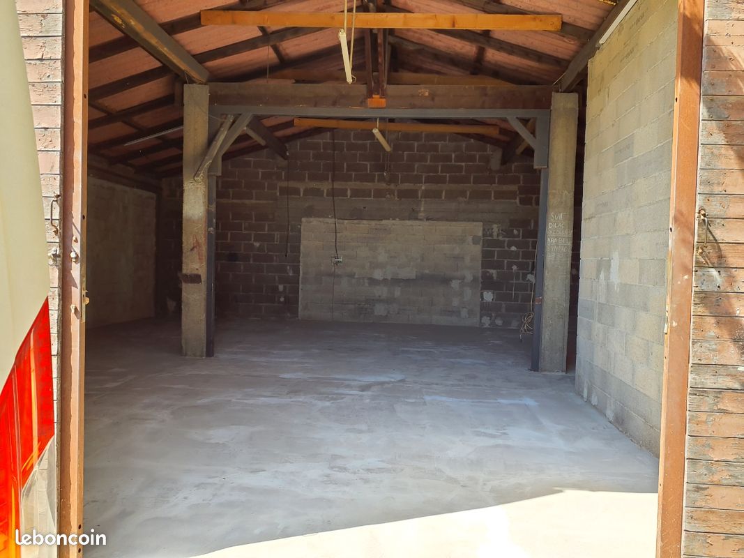 Local commercial 2 pièces 100 m² · à Perpignan · 100 m² · 900 €/mois