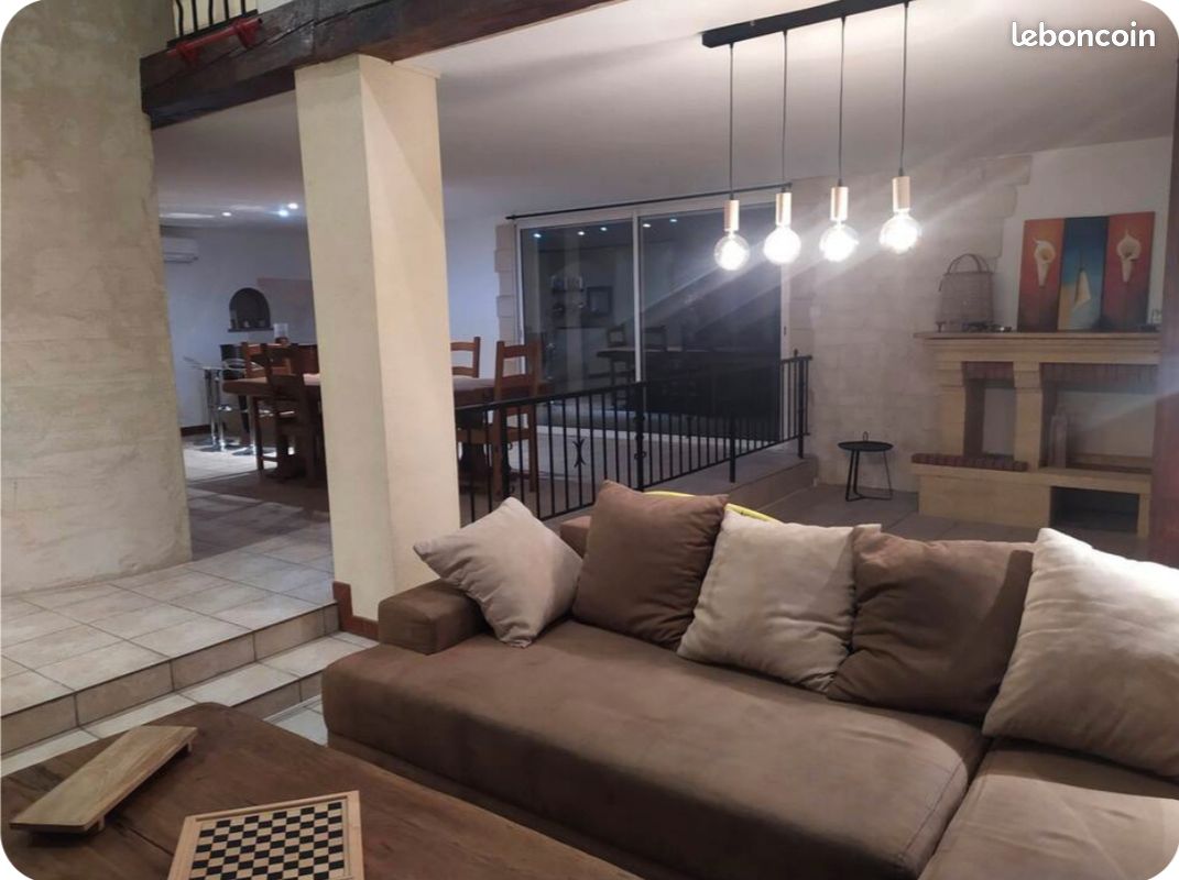 Maison 5 pièce(s) 140 m²à louer Istres