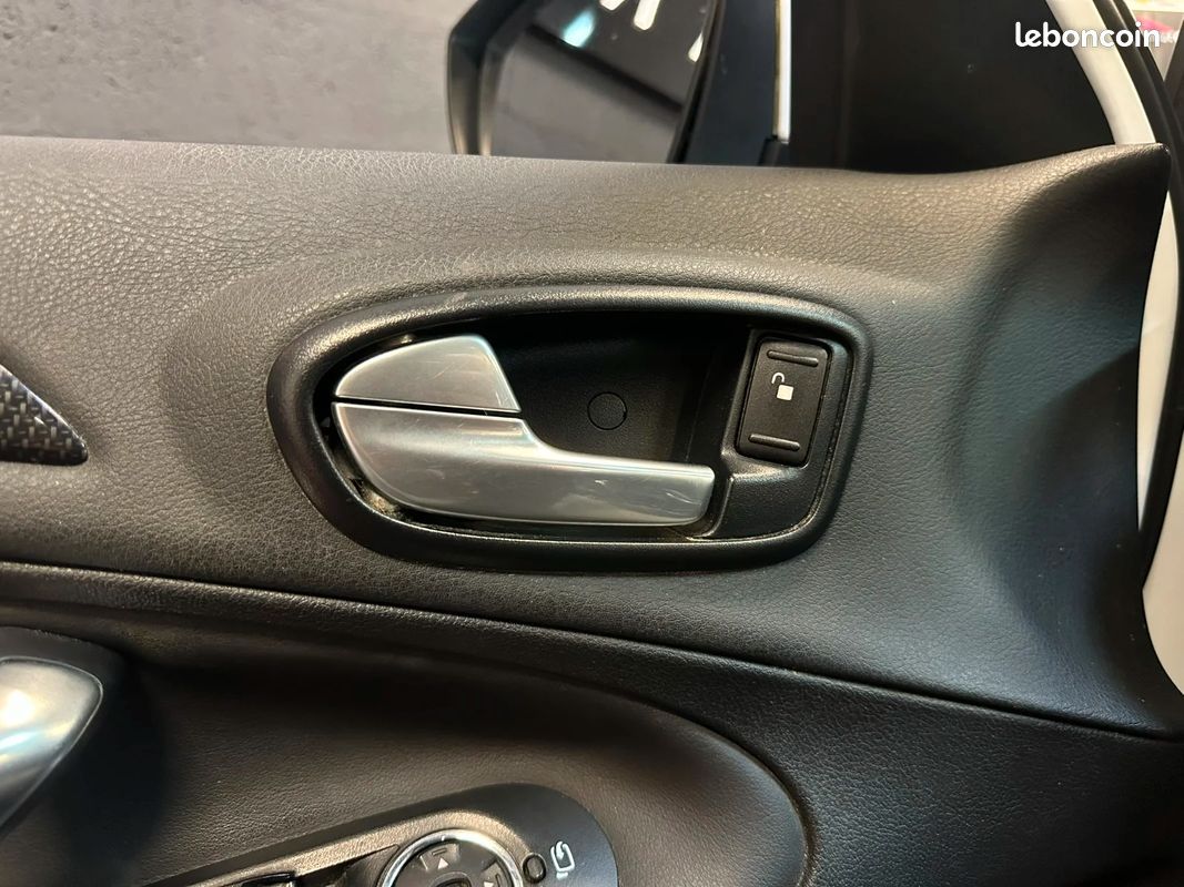 FORD S-MAX 2.0 TDCi 163 ch Sport Platinium - TOIT PANORAMIQUE / EMBRAYAGE DISTRIBUTION OK / CARDANS NEUF (image 25)