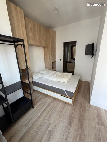 Apt 2 Pièces meublé . 32 m2 . LYON 69006 . Quartier Brotteaux — 2