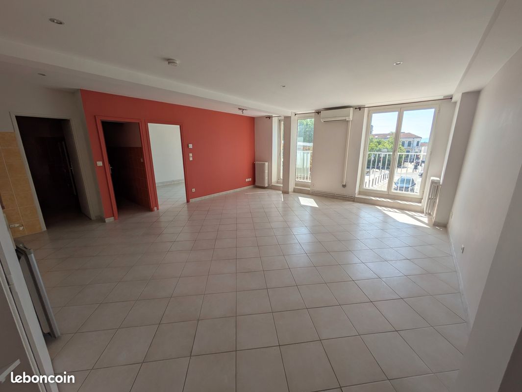 Appartement 2 pièces 57 m² · à Romans-sur-Isère · 57 m² · 695 €