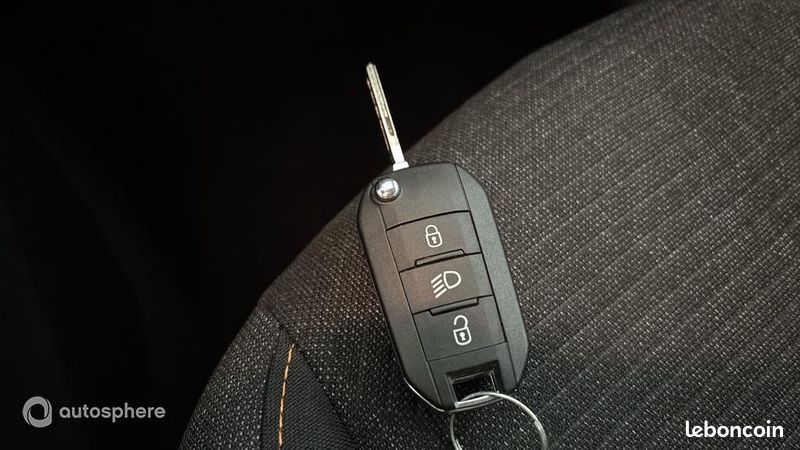 Peugeot 208 1.2 Hybrid 110ch Style e-DCS6 (image 16)
