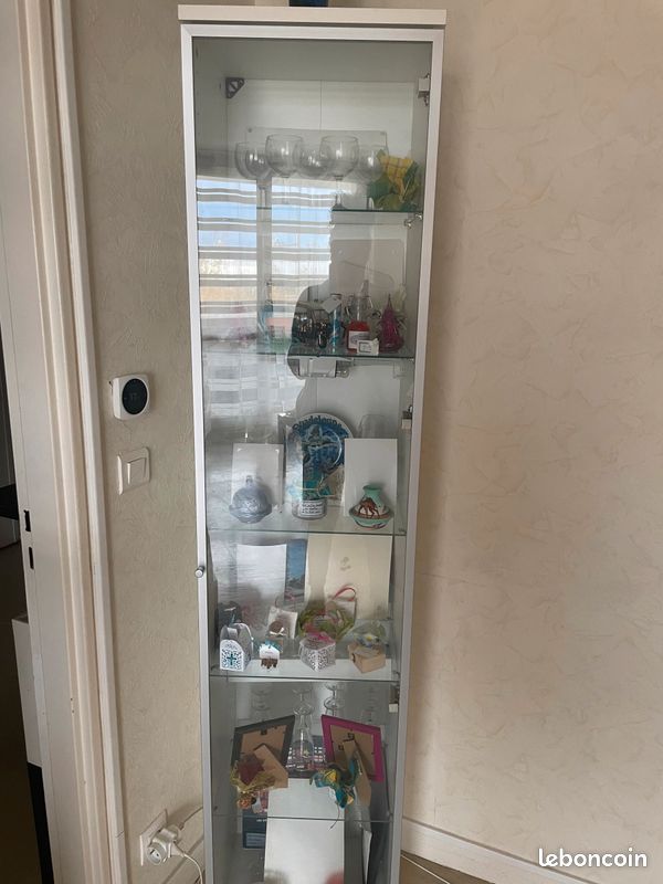 Vitrine lumineuse (image 1)