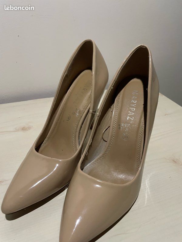 Escarpins Marypaz Talons Aiguilles – Couleur Corail – Taille 39 – Synthétique – Neufs Sans Emballage