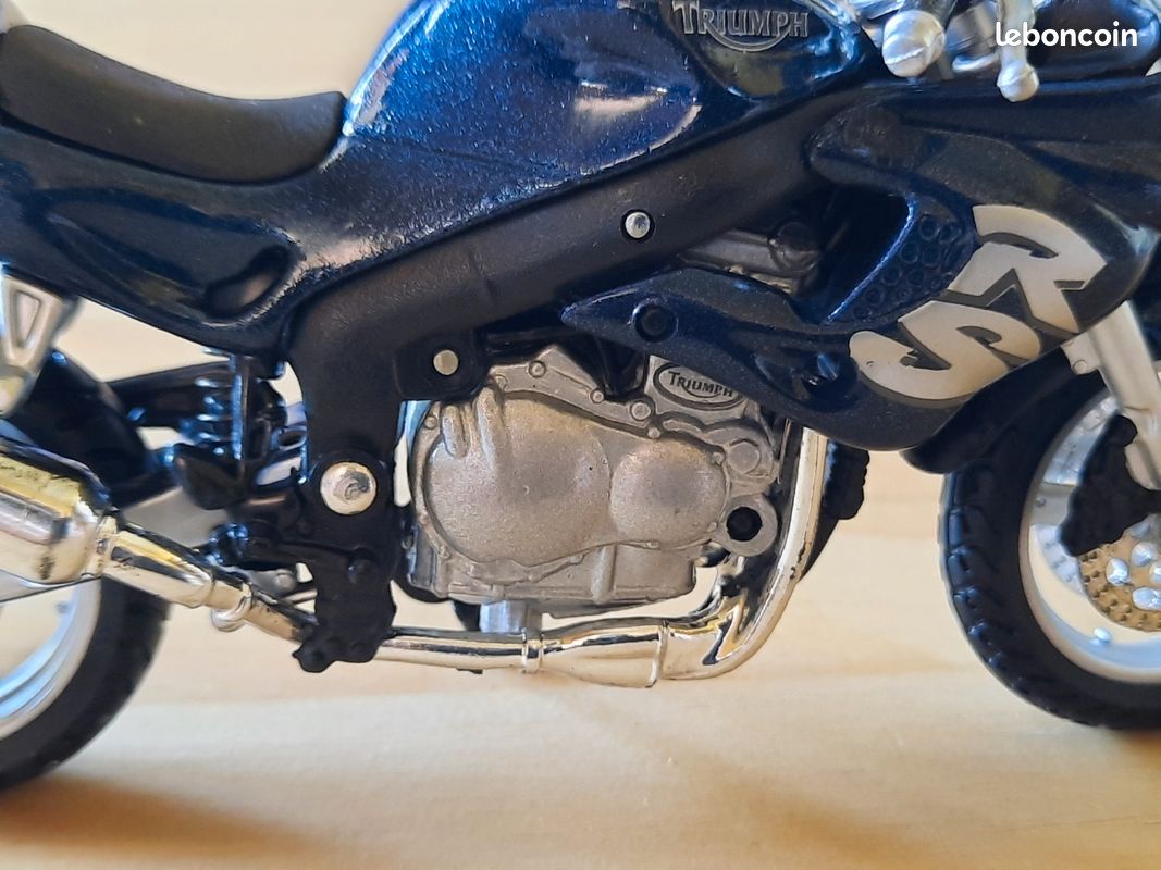 Collection exclusive de 2 motos triumph - 1/18 (image 14)