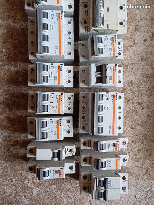 Lot disjoncteurs multi 9 (image 3)