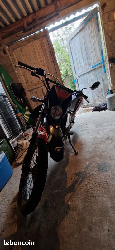 Moto 50cc Gilera RCR 2014 (image 3)