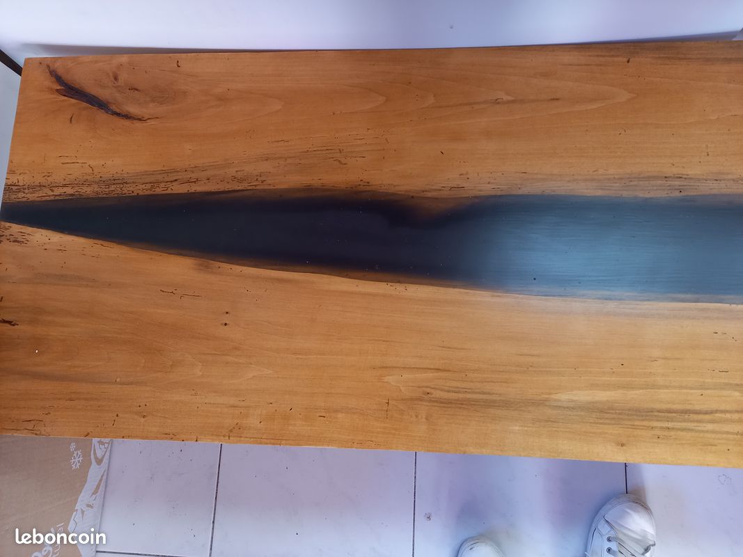 Table epoxy (image 4)