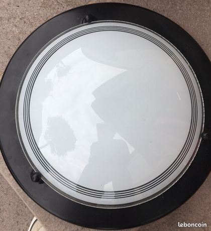 Applique en verre blanc et tour noir métal