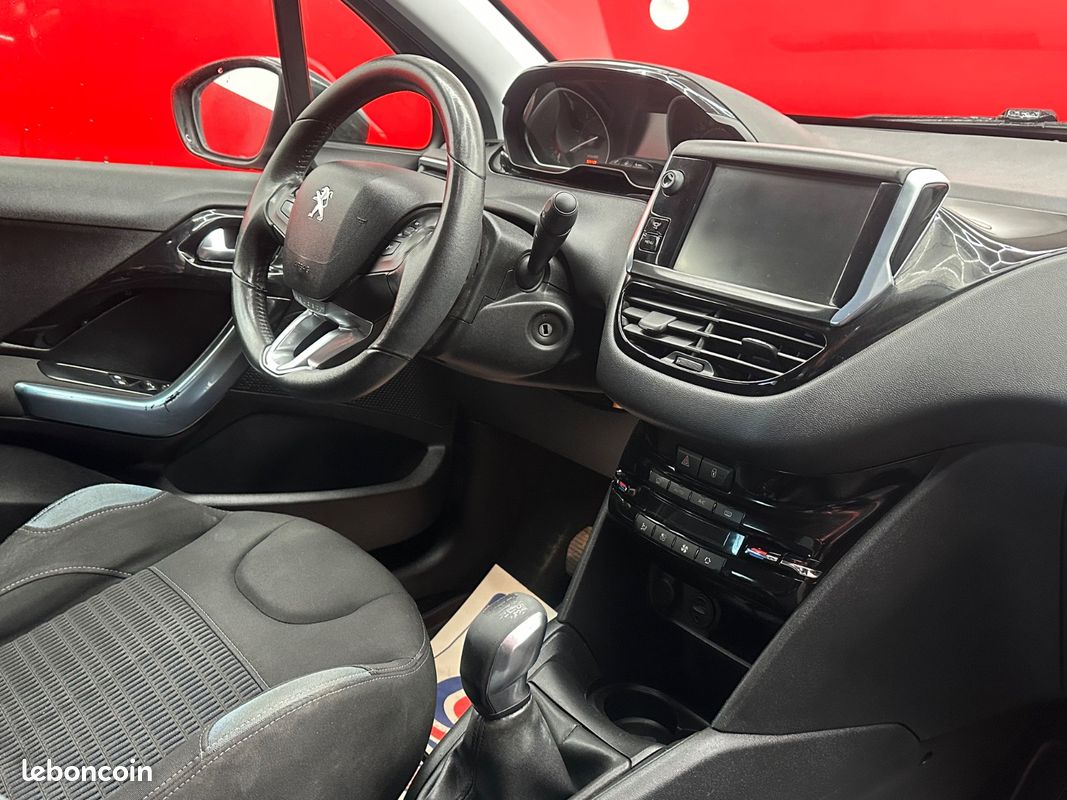 Peugeot 208 1.6 HDI 92 CH BLEUTOOH ECRAN TACTILE (image 7)