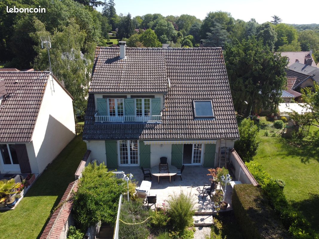 Maison 7 pièces 200 m² · à Lèves · 200 m² · 420 000 €