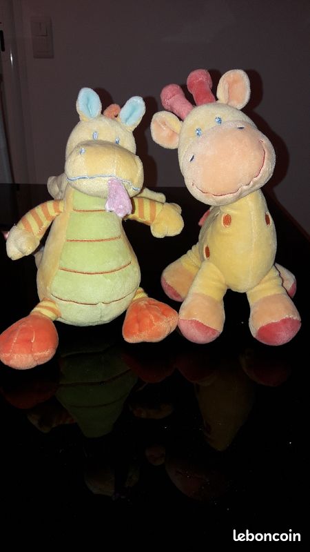 Peluches assorties girafe dragon (image 1)