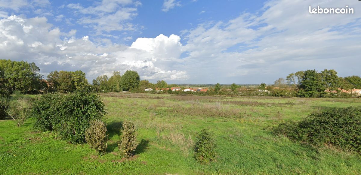 Terrain 432 M² viabilisé · à Chauray · 69 000 €