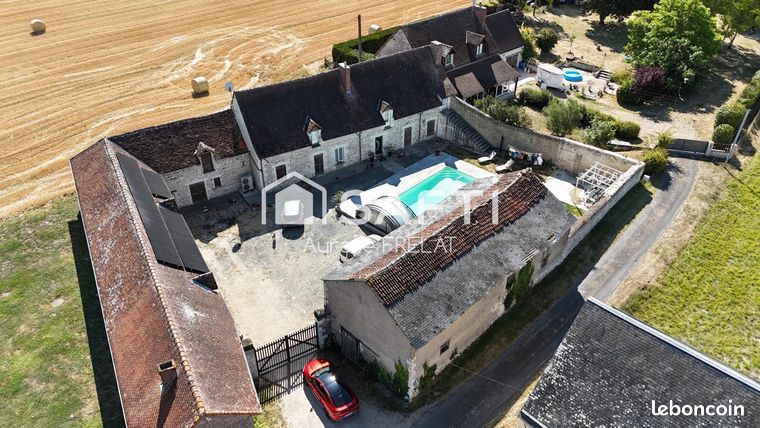 Propriété 7 pièces 240 m²