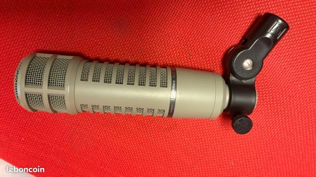 Micro électro voice RE20 (image 1)