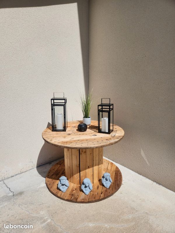 Grand touret en bois Ø118 cm – Table / déco jardin (image 2)