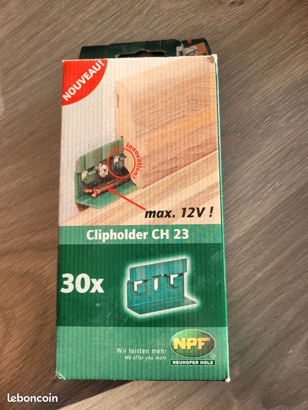 Lot 16 clips fixation pour plinthes avec passe-câble (image 1)