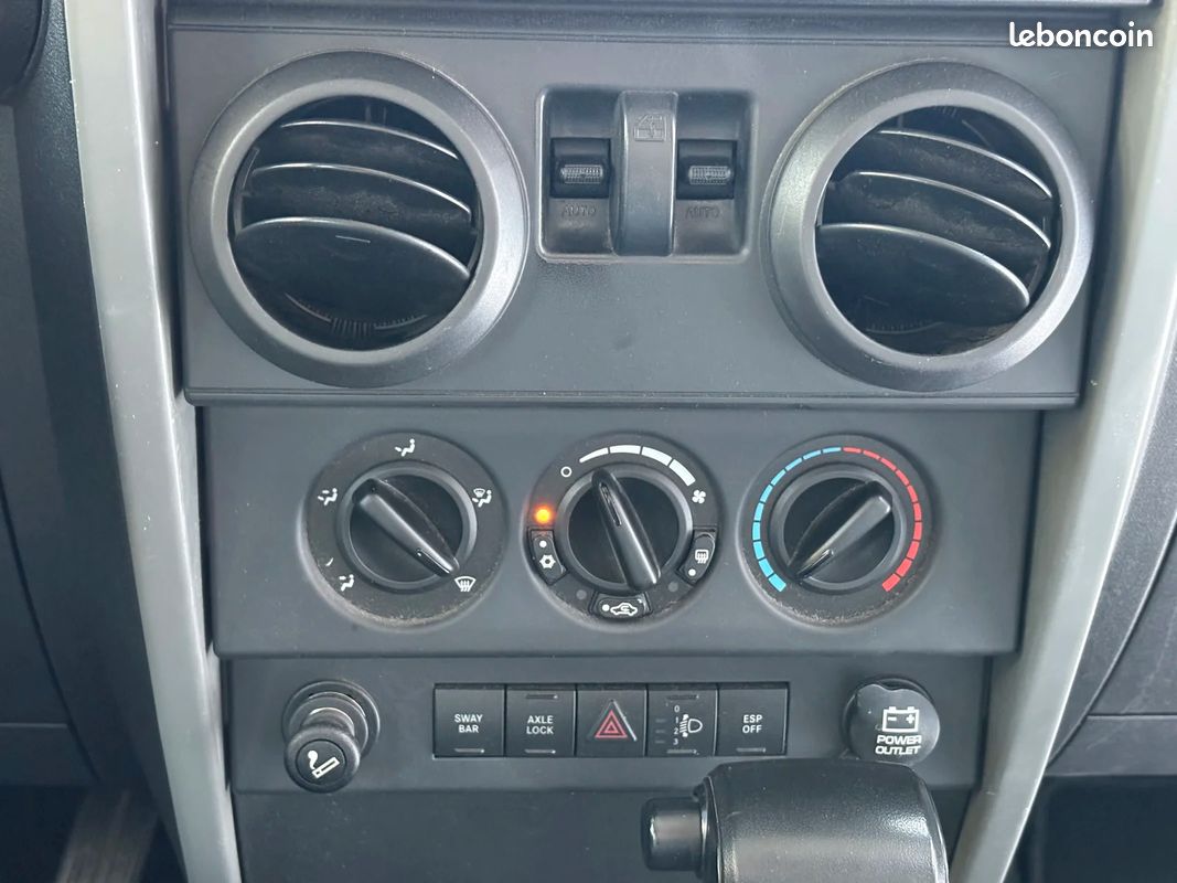 Jeep WRANGLER Rubicon 3.8 V6 199 CH BVA4 / Hardtop / Carplay / Camera De Recul (image 23)