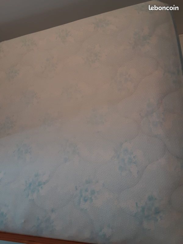 Petit lit sommier + matelas (image 2)