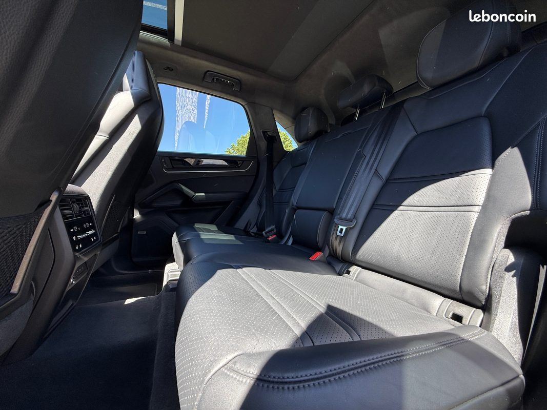 Porsche cayenne gts full option 2024 (image 9)