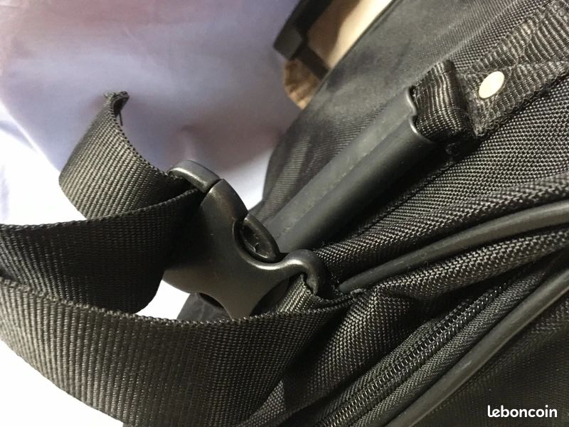 Tres tres grand sac de voyage sur roulettes noir - NEUF - Accessoires & Bagagerie