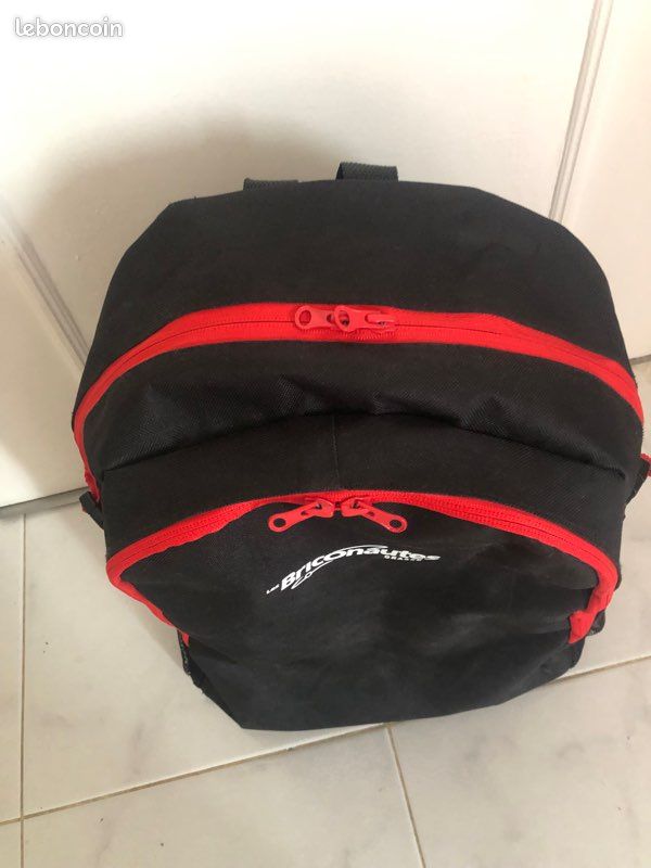 Sac à Dos Wexford Rouge Et Noir, Super Pratique Pour Le Quotidien, Bretelles Confortables, Neuf Avec étiquette
