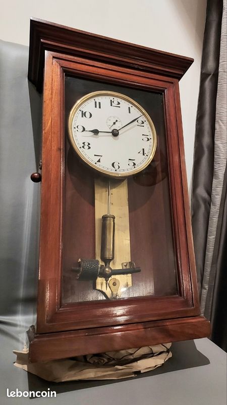Pendule "ATO" : affolement du balancier. 526f1113b095c609b2437b30587f56b8005df659